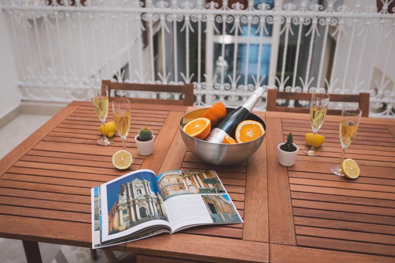 New Apartment With Patio 시라쿠사 외부 사진