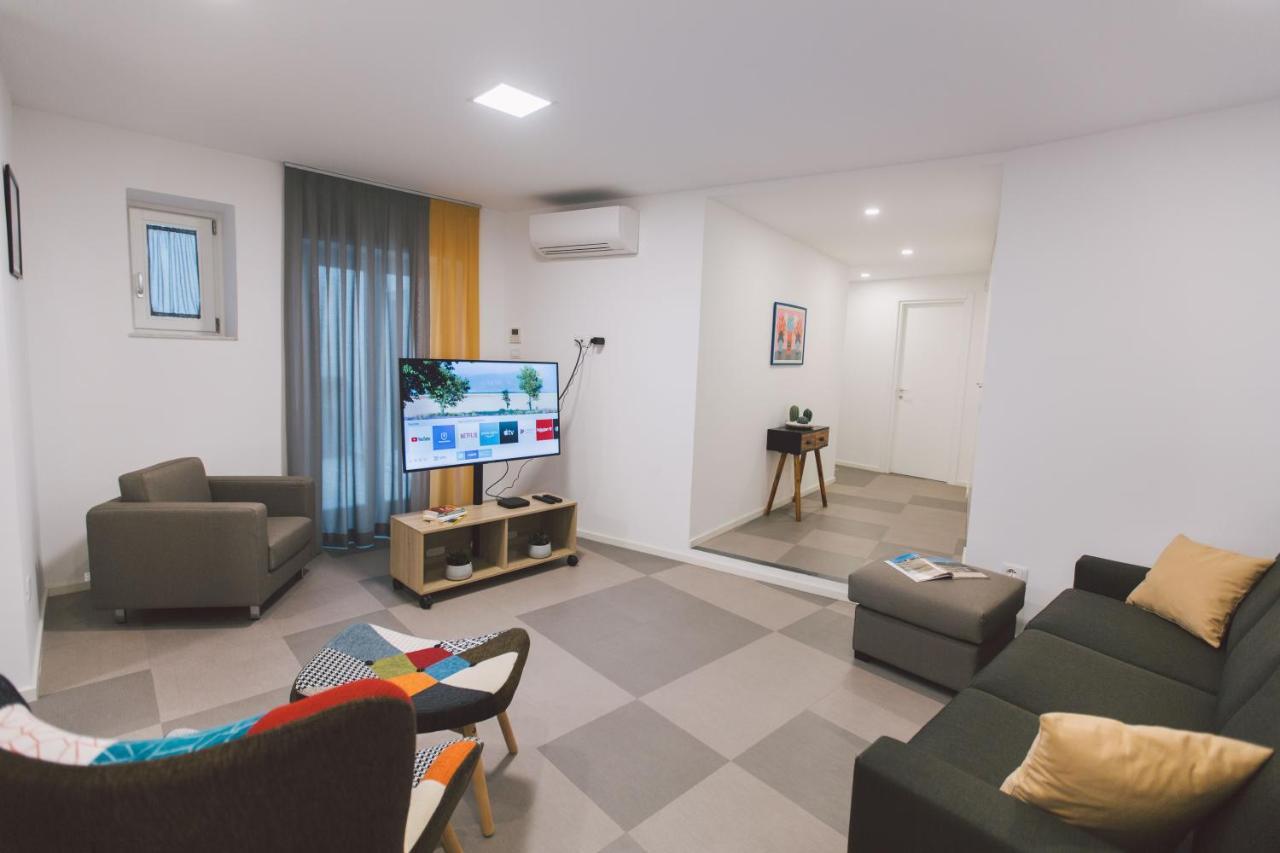 New Apartment With Patio 시라쿠사 외부 사진
